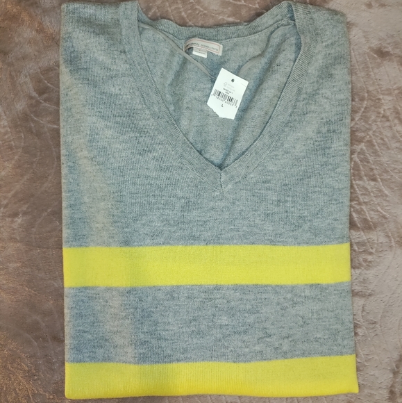 🆕Gap Maternity | Striped V-Neck Sweater Size L - Picture 2 of 10